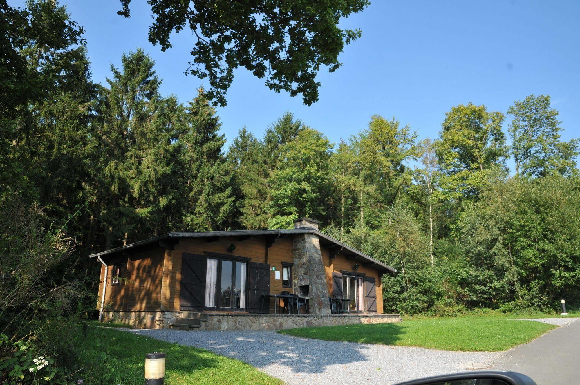 Village De Vacances De Vencimont Vonêche 외부 사진