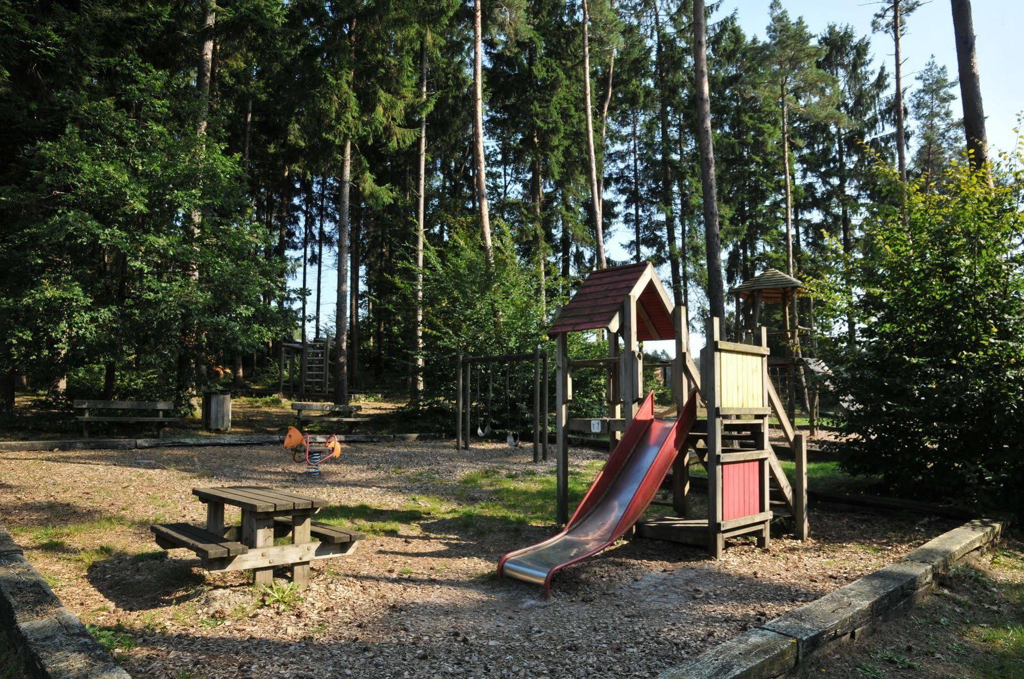 Village De Vacances De Vencimont Vonêche 외부 사진